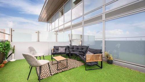 Penthouse Skyline – 2BR, Massive Terrace Retreat - Foto 5, Garden