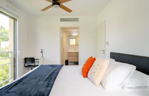 Newly Built Apartment with Pool, Walk to the Beach - Foto 26