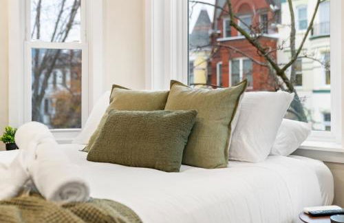 5-Bedroom Home with 2 Kitchens & Rooftop Deck, U Street and Shaw - Foto 63