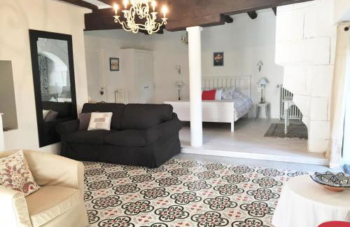 Loire Valley Medieval Getaway - Photo 51