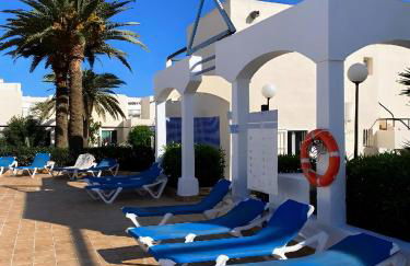 Red Hibiscus Corralejo iRent Fuerteventura - Photo 25