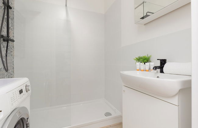 Kopcińskiego Apartment Warsaw by Renters - Photo 44