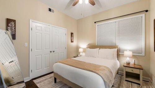 Medical District 2BR with Jacuzzi & Parking - Foto 3, wardrobe