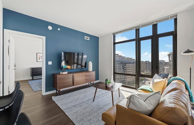 Placemakr Marymount Ballston - Photo 1