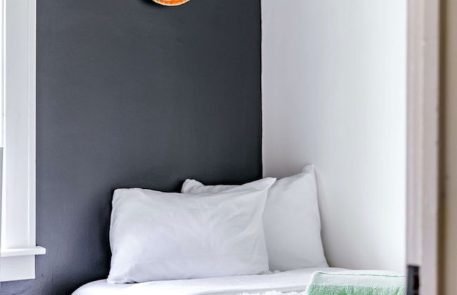 NEW Luxe Pet Friendly Free Parking Downtown - Foto 59