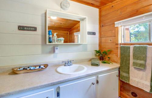 Rustic Cabin with Patio 8 Mi to Kings Canyon Park - Foto 11