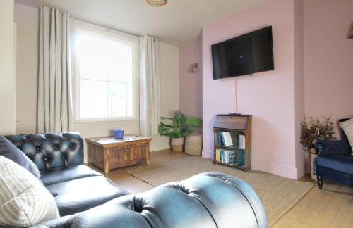 Lovely Hudds home, x4 double bedrooms & parking - Foto 2