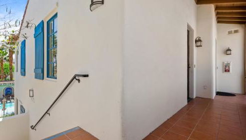 LV105 Upstairs 1 Bedroom Overlooking the Pool - Photo 2