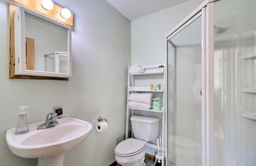 Lakeside Home with Beach about 14 Mi to Ski Area! - Foto 25