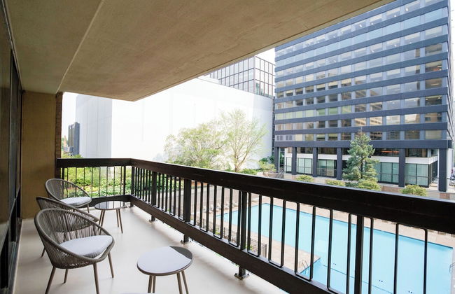 Modern Apartment with Top Amenities - Photo 21