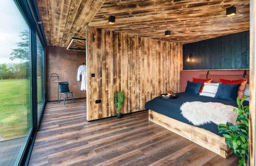 Rusty Boathouse - Photo 9