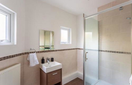 5 Bed Seaside Property with Garden , Parking and Games Room - Foto 65