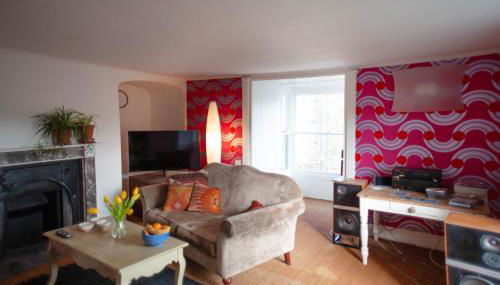 The Shire House - Photo 4