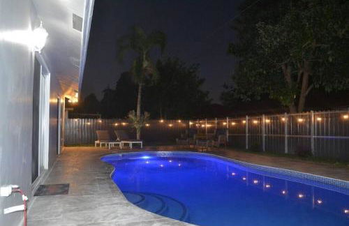 Spacious 4 bedrooms, 2 bathroom house with pool - Photo 36