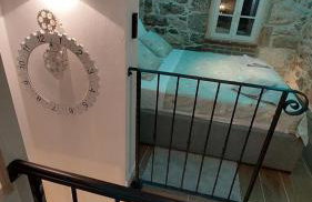 Sundial Stone House - Photo 16