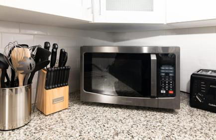 Sun Bay Getaway - Backyard Pool w Winter Rates - Foto 12