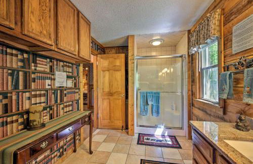 Tenn River Cabin with Hot Tub - 10 Mi to Chattanooga - Foto 37