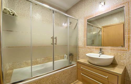 Varandas - Arrifana, com piscina, junto à praia - Foto 9