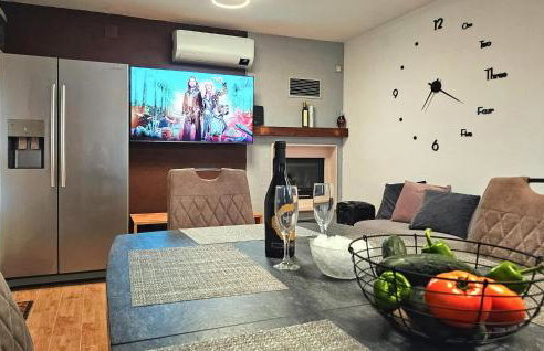 Cozy Home In Postira With Wifi - Photo 23