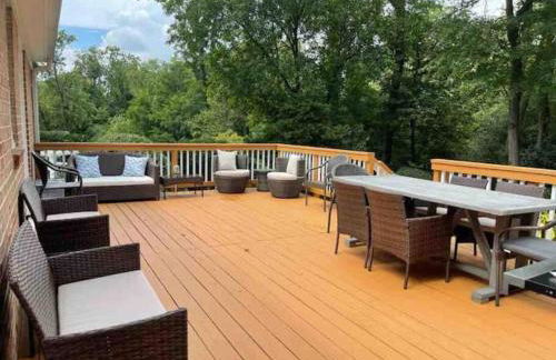 Lux Family Xcape with HotTub Fireplace Deck BBQ - Foto 12