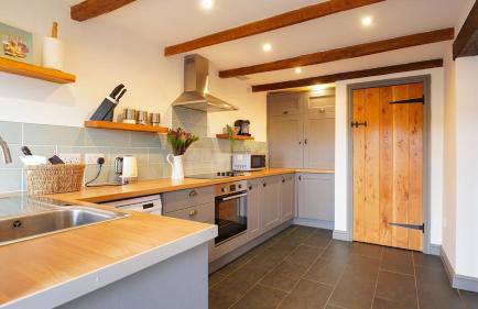 Private Getaway - Rural Charm - Photo 23