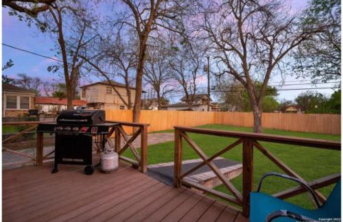 Experience Serenity in a 4BR3BA Downtown Home - Foto 25