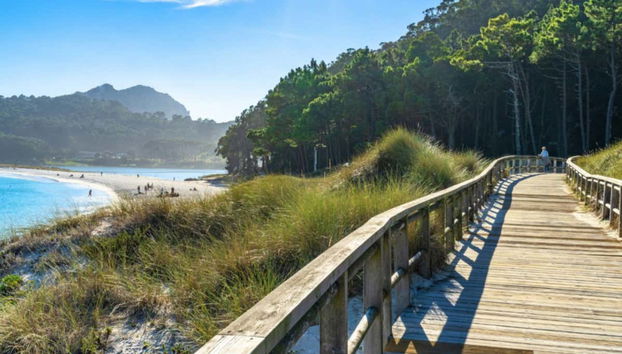 Escursione alle isole Cíes in barca a vela - Foto 5, Un sentiero tra terra e mare