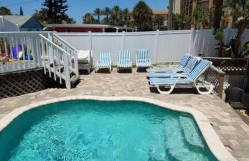 Large Oceanfront Property wPool 8br sleeps 24 - Foto 4