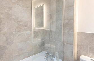 Stylish 2 Bedroom House - Village Location - Foto 33