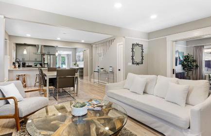 Luxe Backyard Oasis w/ Hot Tub Chic Design South Park Sanctuary - Foto 7