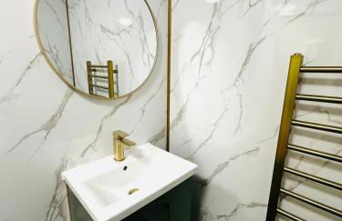 Modern 2 Bedroom Ground Floor Apartment near city centre - Photo 42