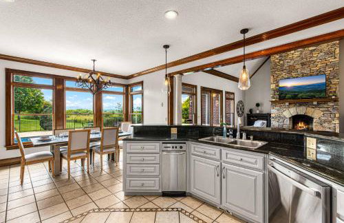 Luxury Getaway Home with Panoramic Views, Pool & Hot Tub! - Foto 11