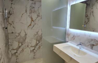 The House Of The Roses - Foto 49