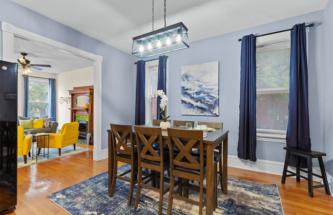 Lovely Historic Home in St Louis - JZ Vacation Rentals - Photo 14