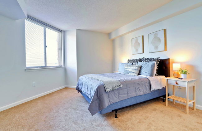 Steps to Metro Apartments in Arlington - Foto 8