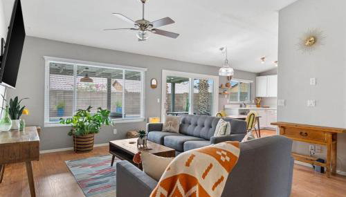 Sunkissed Private Pool 3BR Oasis w Outdoor Lounge - Foto 4