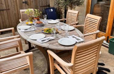 Cotswolds AoNB Cottage- Modern Renovation- Sleeps8 - Foto 8