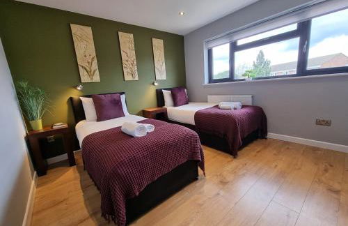Crown Meadow - 4 Bedroom House - Heathrow - ExcellentStays - Photo 7