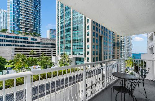 Luxurious 3BR Condo with Pool in Brickell - Foto 64