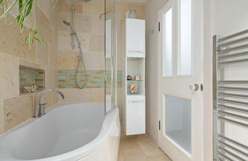 Eskbank Terrace Spacious House - Photo 40