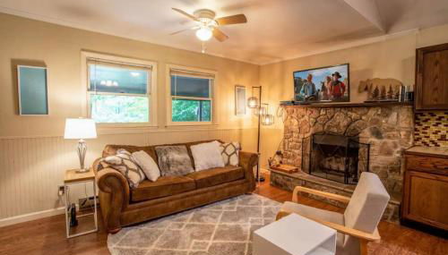 Rustic Mountain Cabin on River with Fireplace - Foto 3