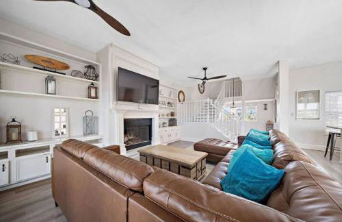 Jaw-dropping bayfront home with panoramic water views, boat slip, and cowboy pool - Foto 63