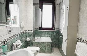 Light Blue House - Photo 16