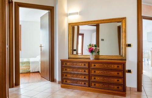 GuestHost - Casa del Giardino Apt with Shared Patio - Photo 27