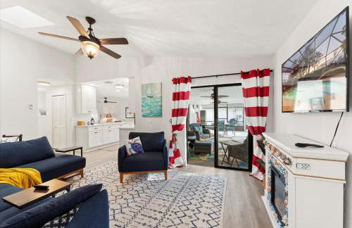 Waterfront - Private Pool - Pet Friendly - Photo 13