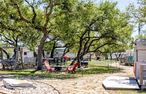 Charming Luxurious Airstream Beautifully Design with Indoor Bath in Texas - Foto 29