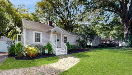 3 Mi to Dtwn Charlotte! Quiet Haven with Fenced Yard - Foto 1