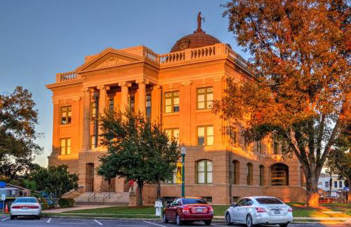 Southern Charm off The Square Sleeps 10 Firepit - Foto 41