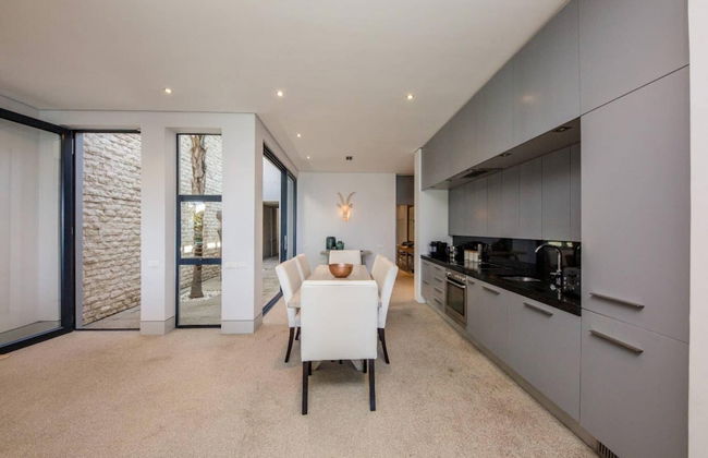 Spacious Holiday Apartment With Pool in Trendy De Waterkant Loader Apartment - Foto 11