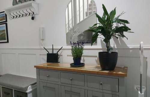 Meadow View Apartments are 2 and 3 bedroomed with private parking - Foto 118